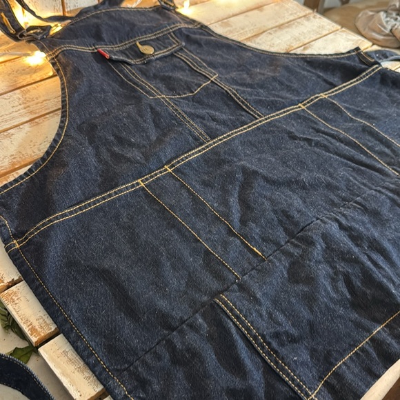 Vantoo brand medium duty denim apron with many pockets - Picture 3 of 4